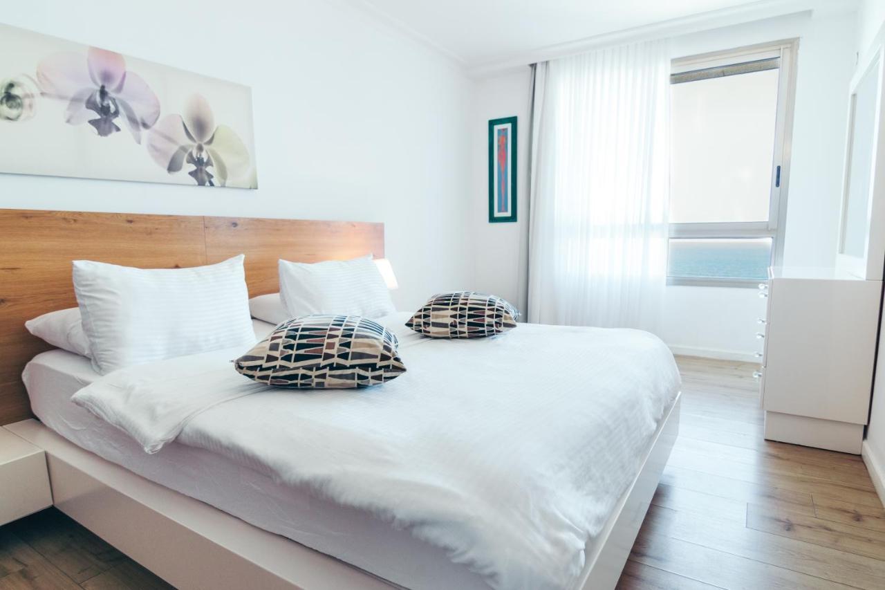 Almog Beach Apt Hotel מלון דירות אלמוג ביץ' Haifa Luaran gambar