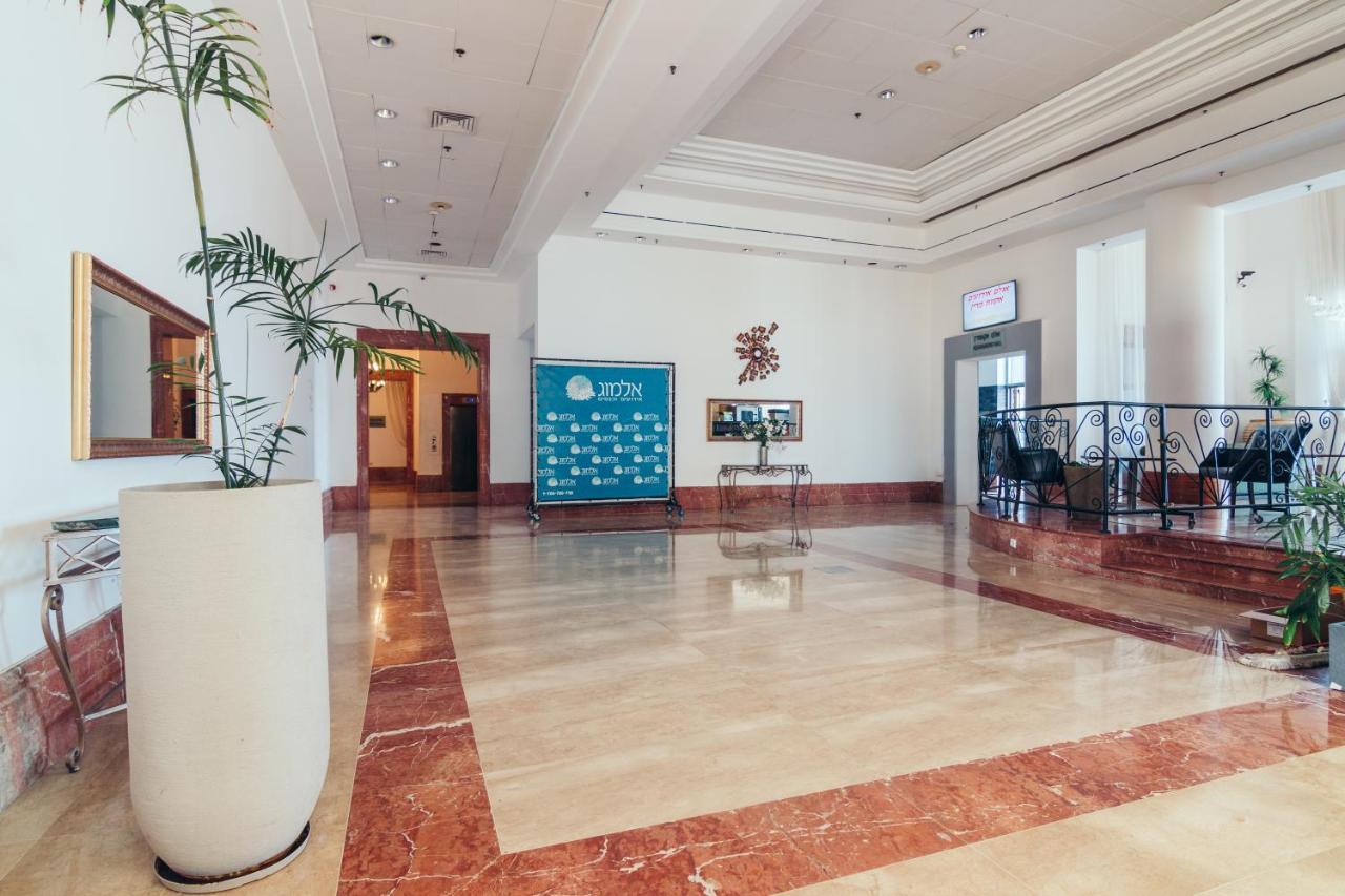 Almog Beach Apt Hotel מלון דירות אלמוג ביץ' Haifa Luaran gambar