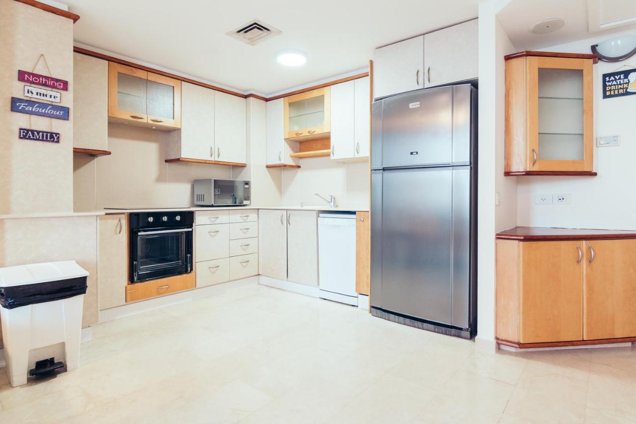 Almog Beach Apt Hotel מלון דירות אלמוג ביץ' Haifa Luaran gambar