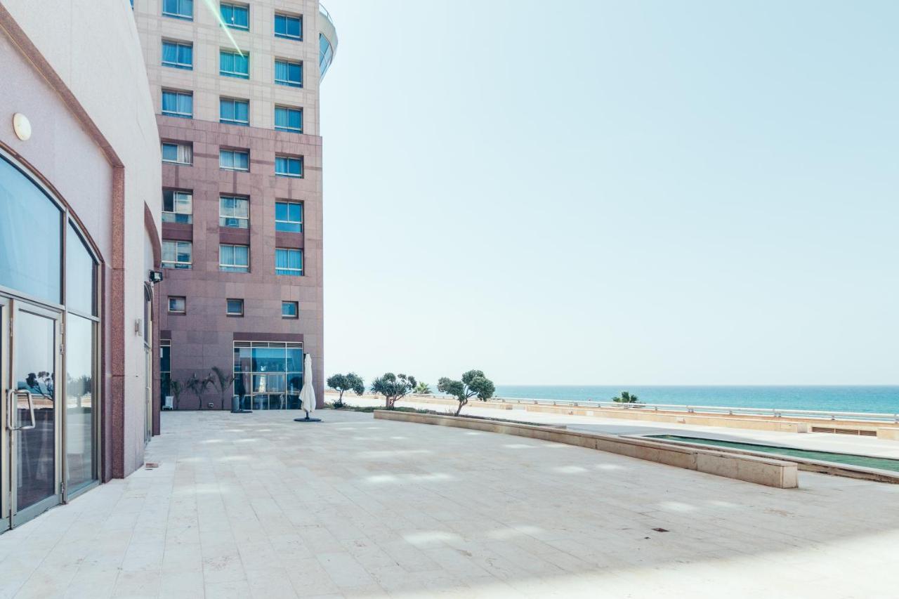 Almog Beach Apt Hotel מלון דירות אלמוג ביץ' Haifa Luaran gambar