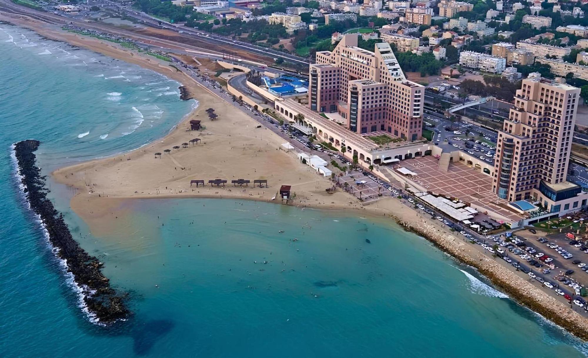 Almog Beach Apt Hotel מלון דירות אלמוג ביץ' Haifa Luaran gambar